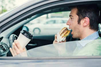 Distractions au volant ou... faire plusieurs choses au volant ?