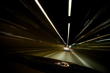 La sécurité routière en Europe: vitesse et conduite dangereuse en 3 vidéos