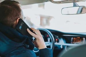 Stricter laws on mobile phone use behind the wheel coming in 2021 image