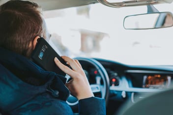 Renforcement des lois sur l'usage du téléphone au volant en 2021