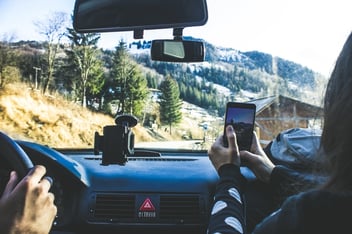 Le portable est-il l'unique danger au volant ?